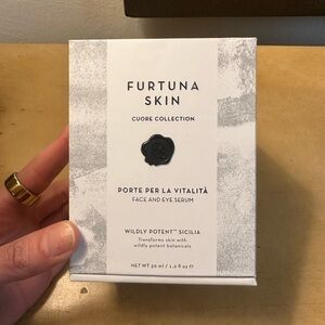 Face and Eye Serum - White